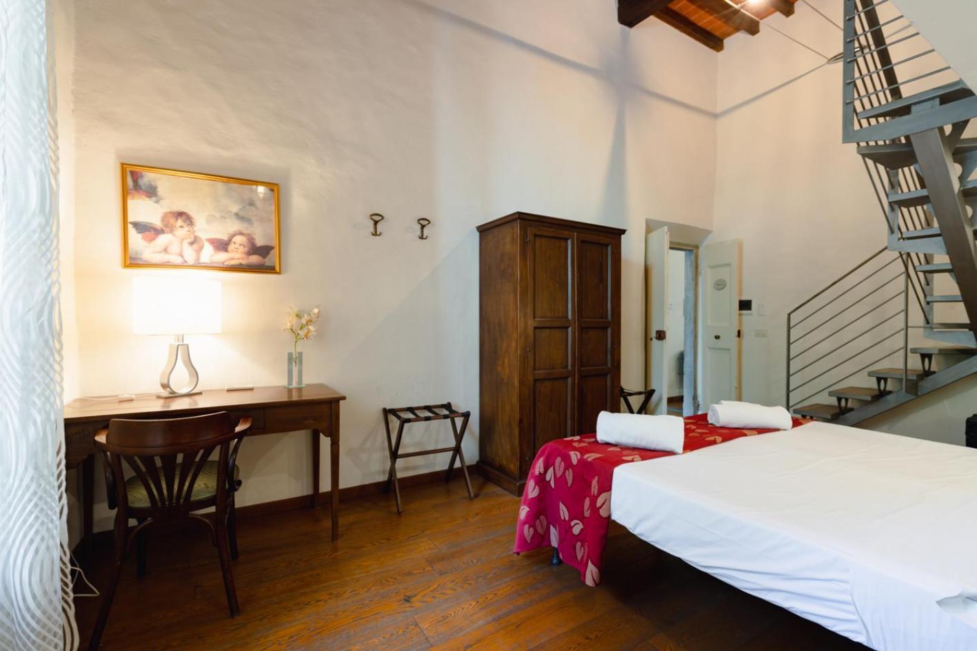 Apartment Piazza Dei Ciompi With Private Garden Florenz