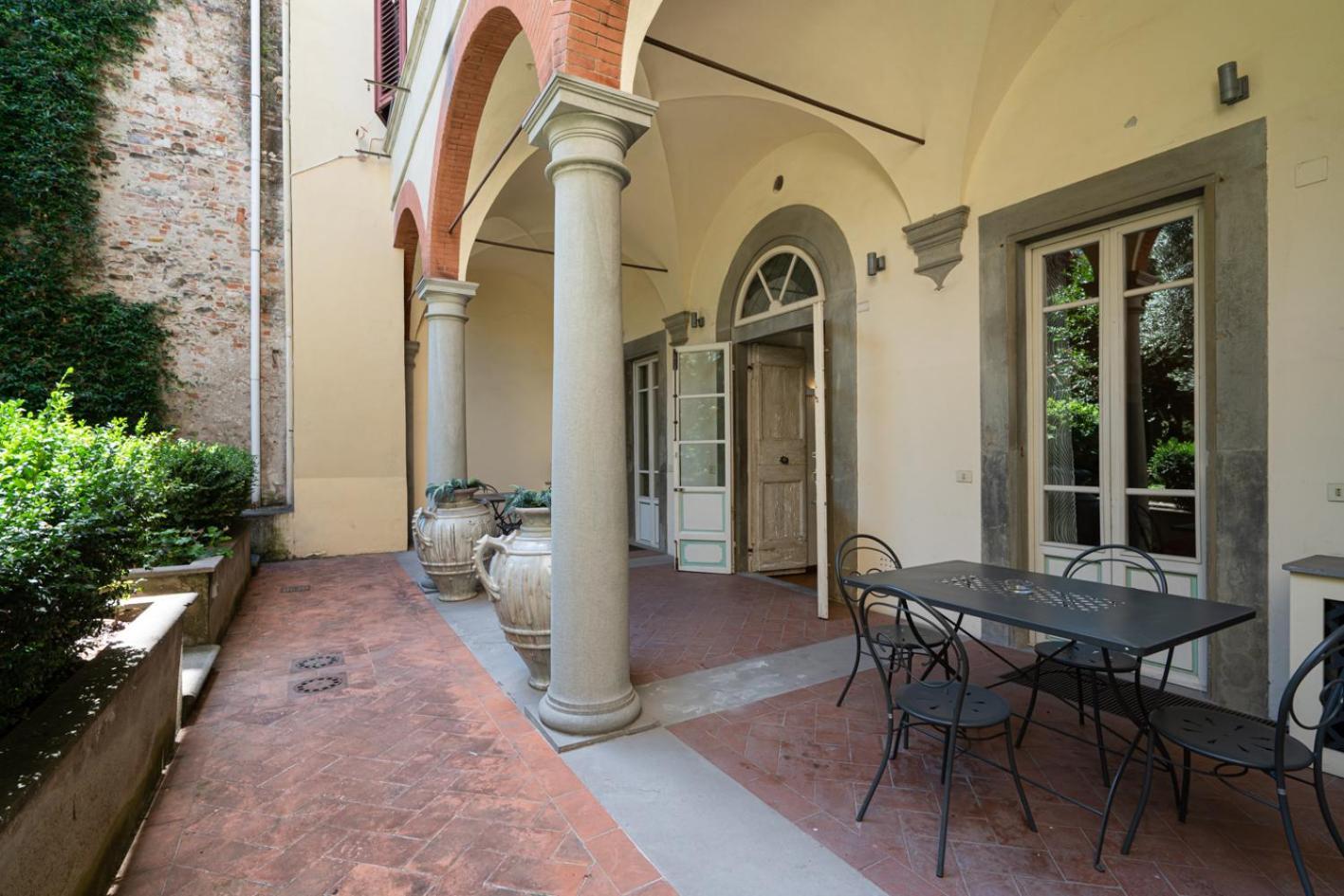 Apartment Piazza Dei Ciompi With Private Garden *