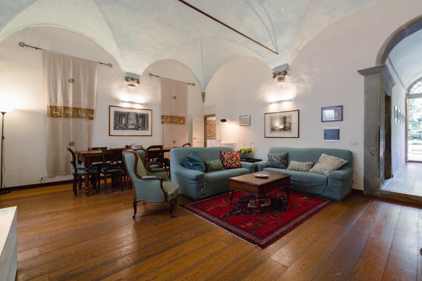 Apartment Piazza Dei Ciompi With Private Garden Florenz
